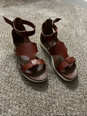 Women’s Brown Platform Ankle-Strap Sandals